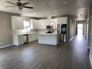 2457 Roll Tide Ct, Lebanon, OR 97355