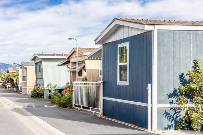 Manufactured homes are an affordable living option in Nyeland Acres.