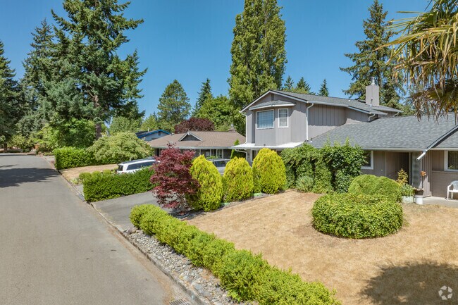 Homes from the 1960's-1970's are common in the West Campus - Fed Way area.