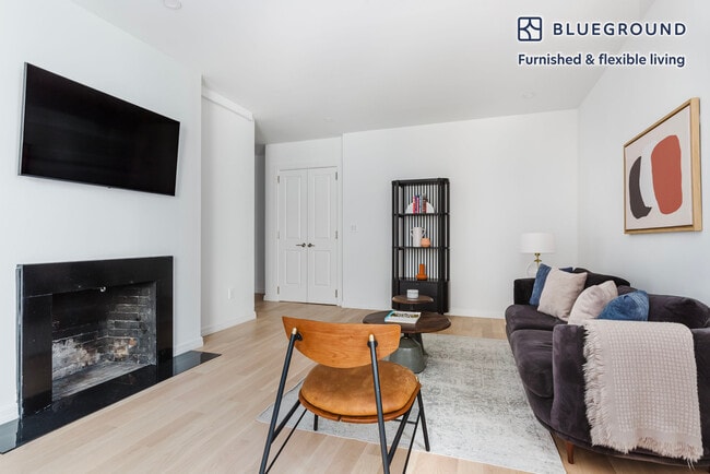 160 E 48th St unit FL13-ID1479, New York, NY 10017 - photo 2