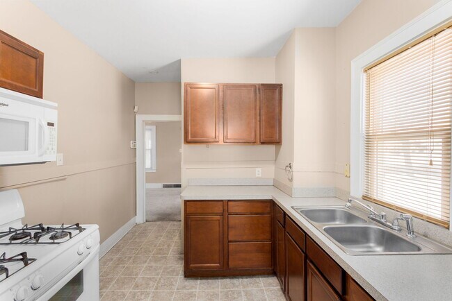 742 S 23rd St, South Bend, IN 46615 - photo 6