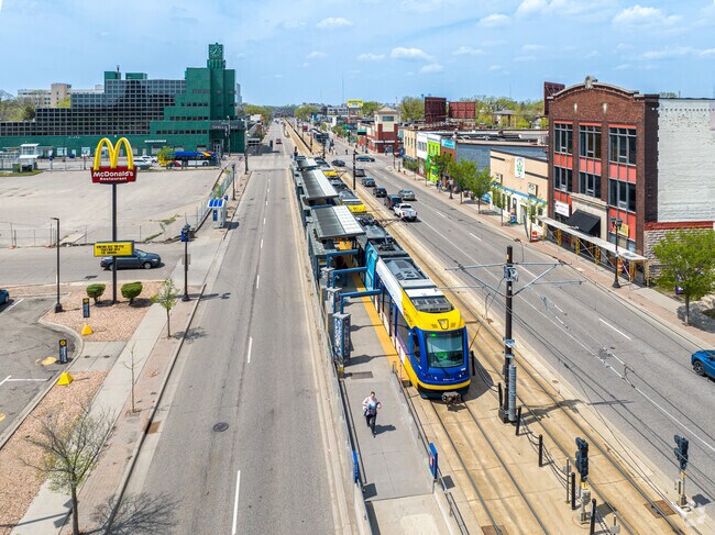 Residents of Union Park can take the light rail green line from Minneapolis to St. Paul.