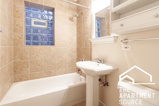 3246 N Clifton Ave unit E1, Chicago, IL 60657 - photo 7