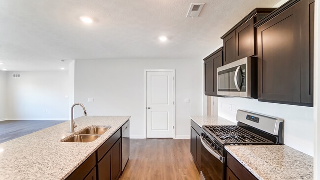 3870 Frazeysburg Rd unit 38545637, Zanesville, OH 43701 - photo 6