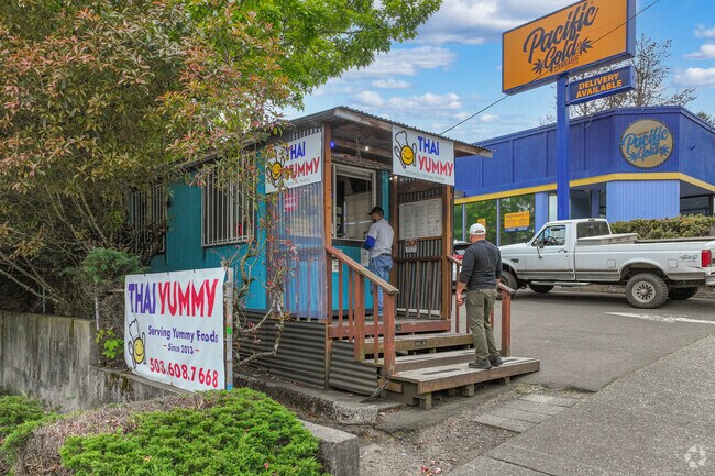 Line up for delicious Thai food at Thai Yummy.