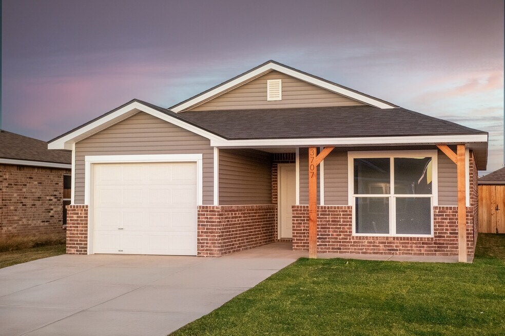 1612 N Clinton Ave, Lubbock, TX 79416 - photo 1