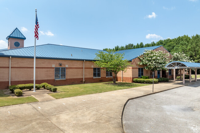 Getwell Elementary in Memphis maintains a student-teacher ratio of 16:1.
