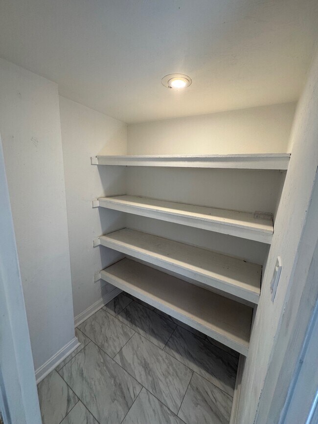 456 Mattakeesett St unit 3, Pembroke, MA 02359 - photo 6