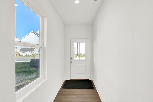 7537 Marin Pkwy, Cumberland, IN 46229 - photo 5