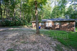 6480 Raymond Dr, Union City, GA 30291