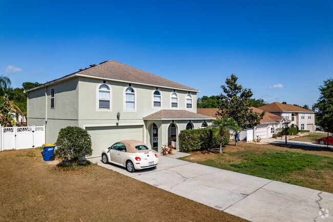 Dukes Lake One of Many HOAs in Masscotte is Home to Midsized Homes.