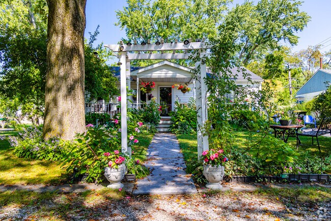 A walk around Lakemoor's residential streets reveals charming trellis gates and flowering yards.