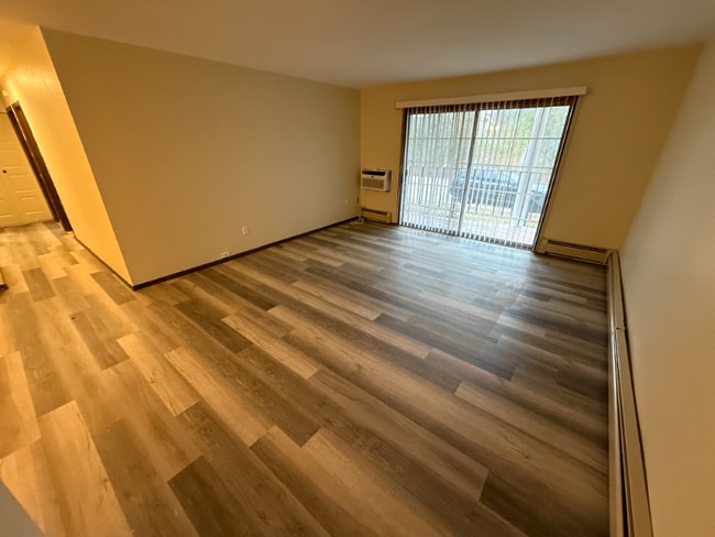 202 Williamsburg Dr unit 2, Thiensville, WI 53092 - photo 4