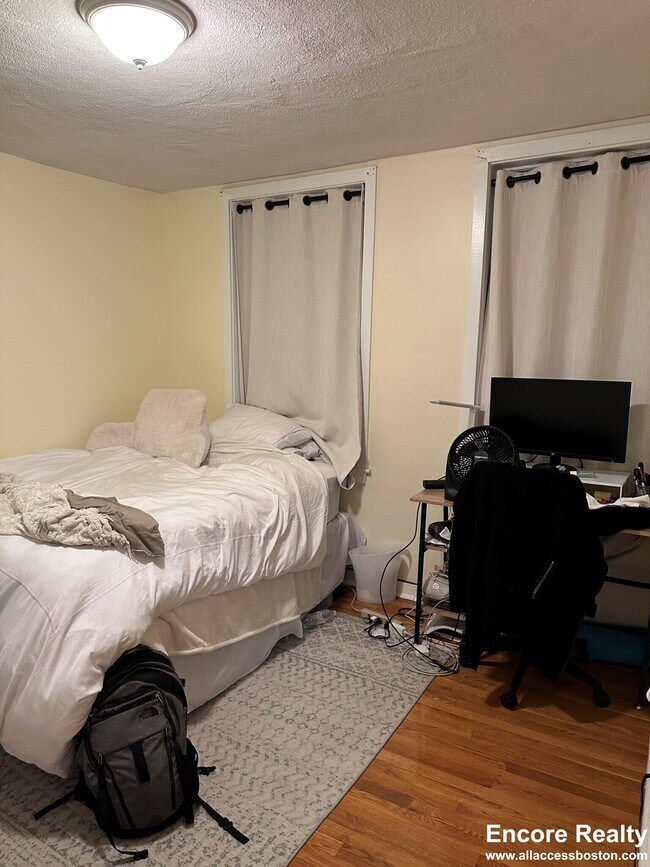 145 Endicott St unit 16, Boston, MA 02113 - photo 6