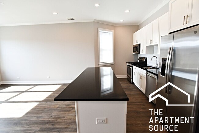 3212 N Halsted St unit 3, Chicago, IL 60657 - photo 5