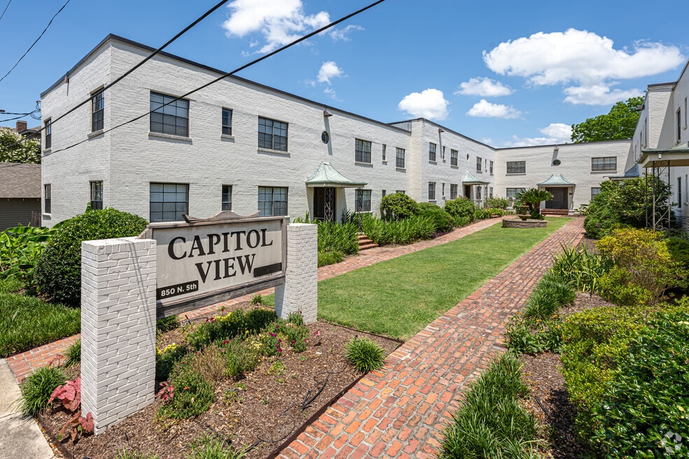 Downtown Living With A Capitol View!