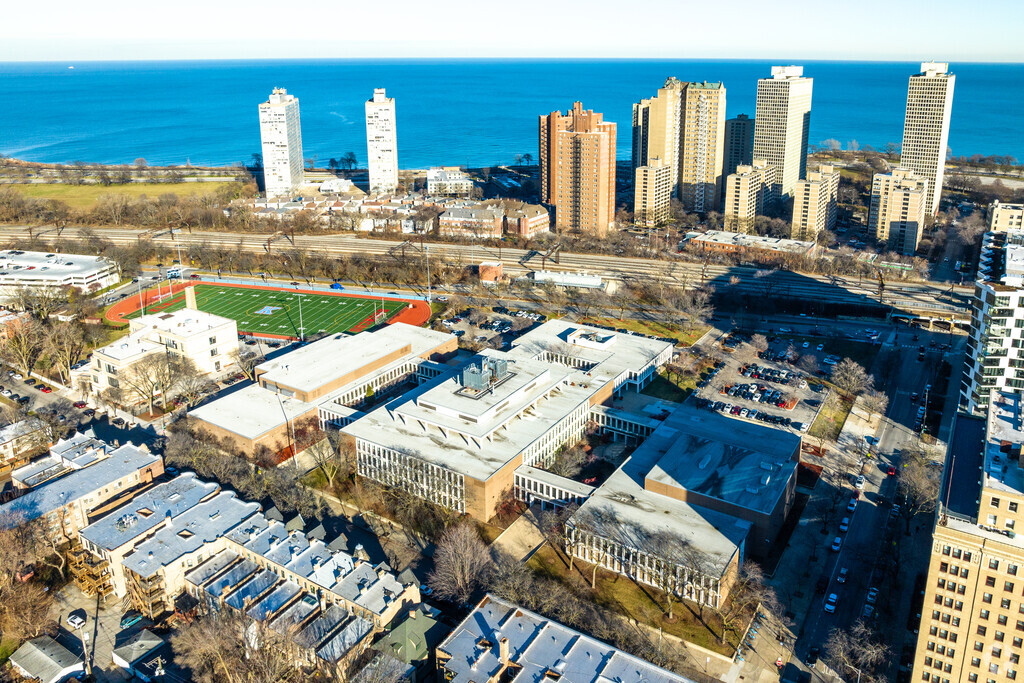 Kenwood Academy High School, Chicago IL Rankings & Reviews - Homes.com