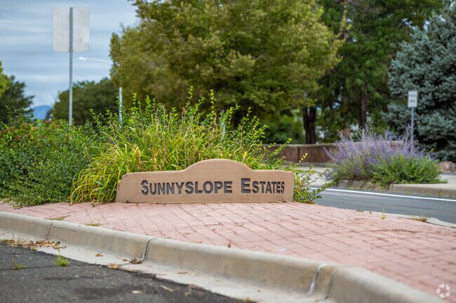 Sunnyslope offers spacious lots and tons of trails.