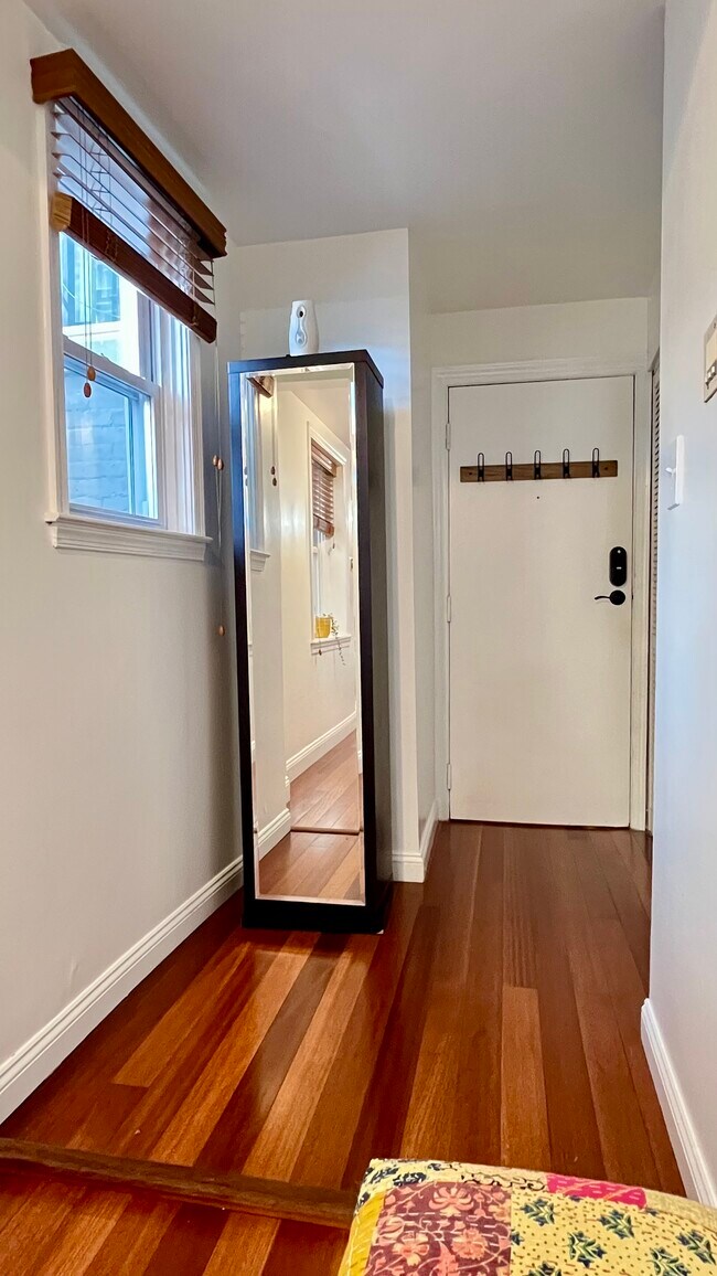 512 Cathedral St unit 5, Baltimore, MD 21201 - photo 4