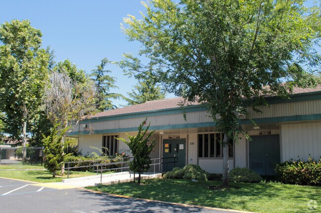 Main entrance to Foothill High School in Alum Rock, San Jose CA