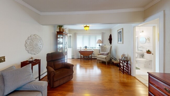 46 Tallow Ln, Levittown, NY 11756 - photo 2