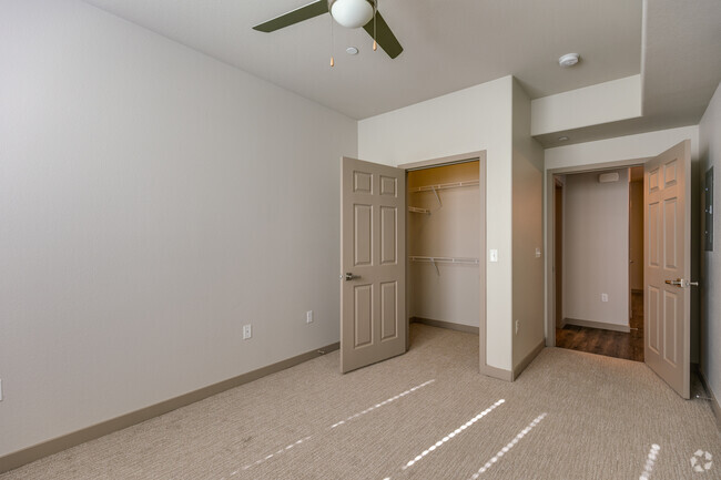 VO1D; 1 BR, 1 BA -840 SF