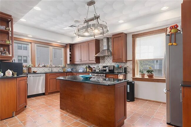 18 Piedmont St unit Fl 2, Providence, RI 02909 - photo 3