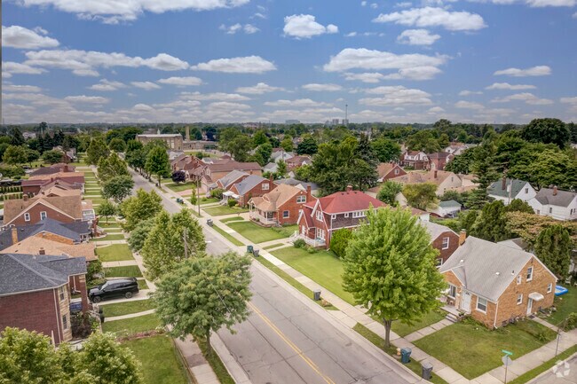 There is a wide array of architectural styles found in Oakman Grove.