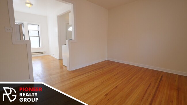 3817 N Fremont St unit 3829.5-W3, Chicago, IL 60613 - photo 4