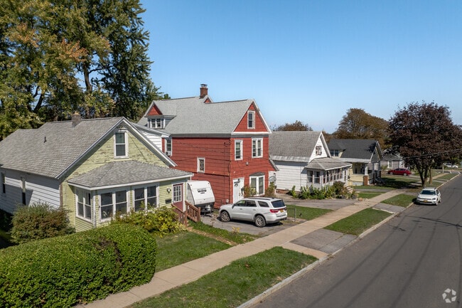 Strathmore showcases Tudor, Queen Anne, Craftsman, and Colonial Revival homes.