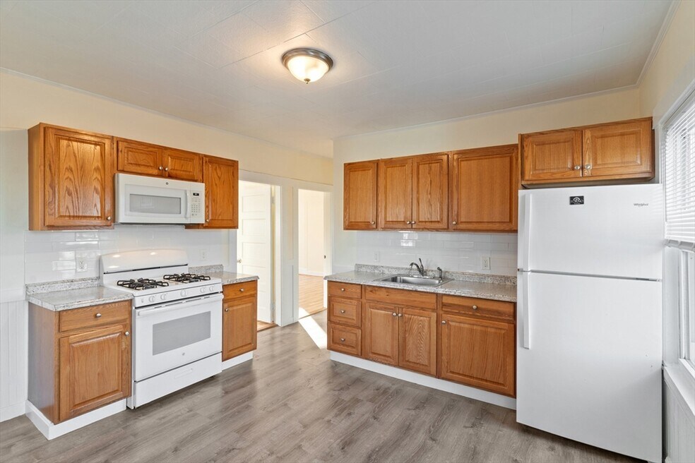 64 Grant St unit 3, Somerville, MA 02145 - photo 1