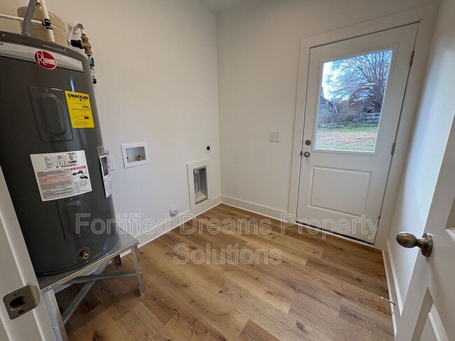 3127 Chapel St, Walkertown, NC 27051 - photo 7