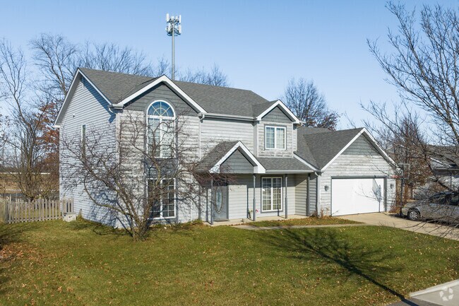 Find Craftsman style homes with shaded porches at Tanbark in Fort Wayne.