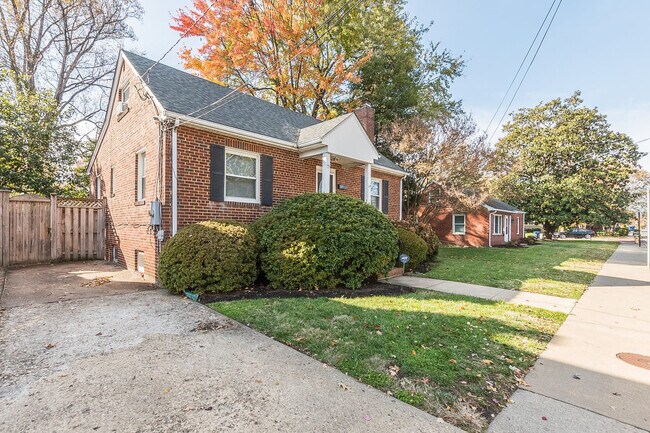 303 E Braddock Rd unit ID1014214P, Alexandria, VA 22301 - photo 7