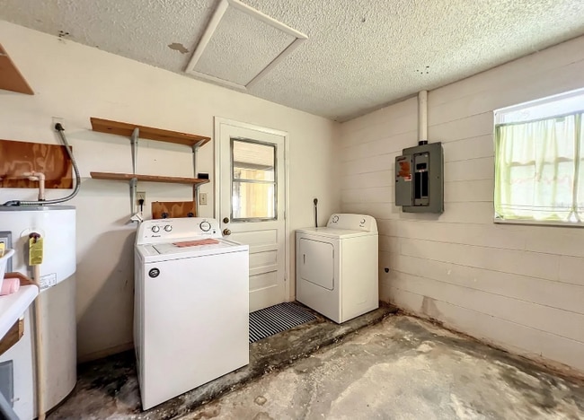 1238 Waters Edge Dr, Lakeland, FL 33801 - photo 6