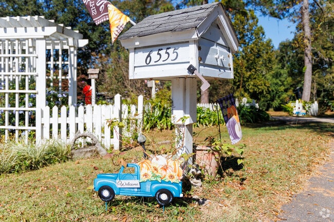 Homes with cute and colorful decorations can be found throughout Southeast Tallahassee.