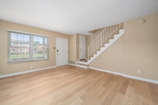 447 Olian Dr, Hazelwood, MO 63042