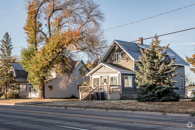 The median home sold price in The Prairie is $305,000.