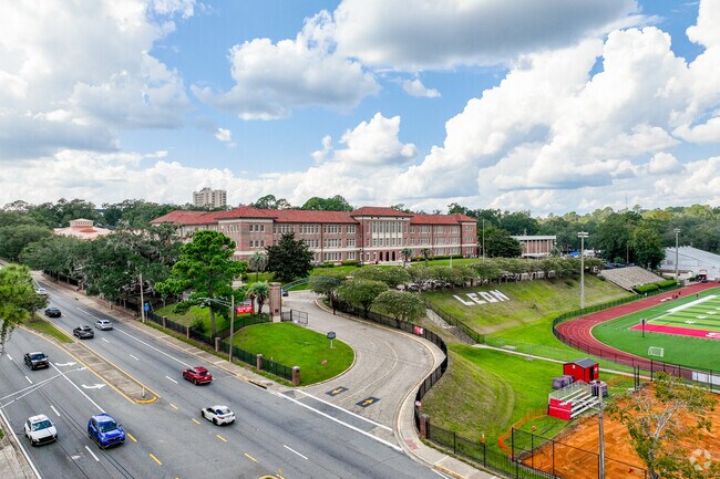 Leon High School welcomes students at 550 E Tennessee St, Tallahassee, FL 32308.