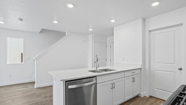 1689 S Wahweap Way unit 2382, Washington, UT 84780 - photo 4