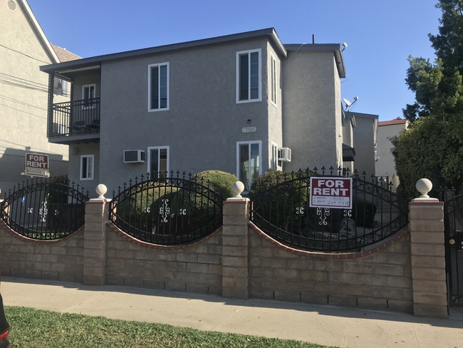 1706 Scott Rd unit 1706, Burbank, CA 91504 - photo 2