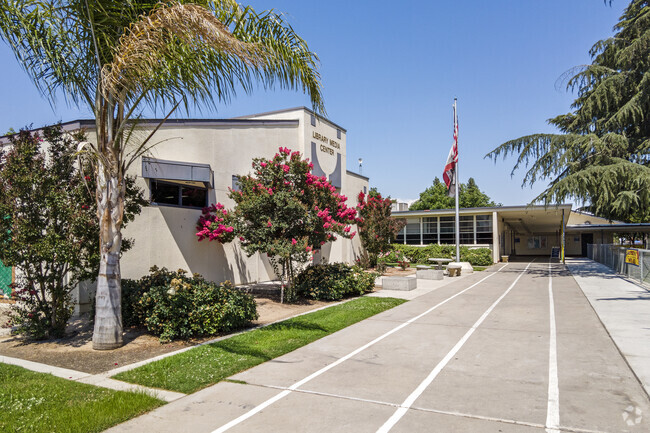 Vinland Elementary School is located in Fresno.