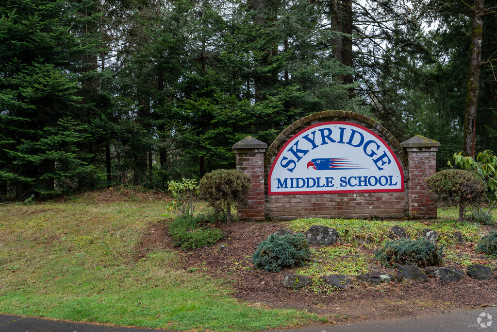 Signage welcoming you as you enter Skyridge Middle School.
