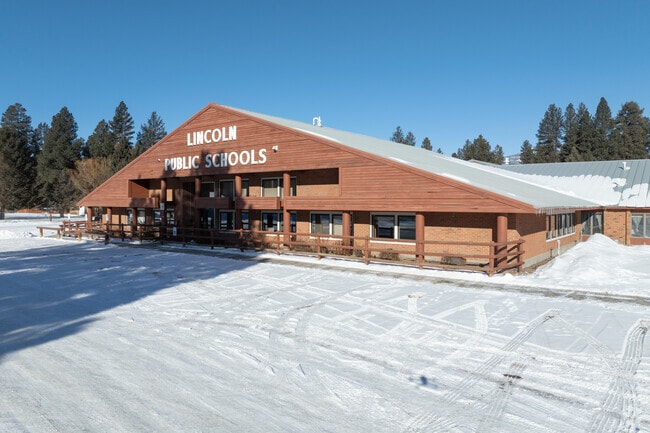 Lincoln public school receives a three from GreatSchools.