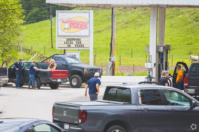 It's always good running into friends while running errands in Lubeck.