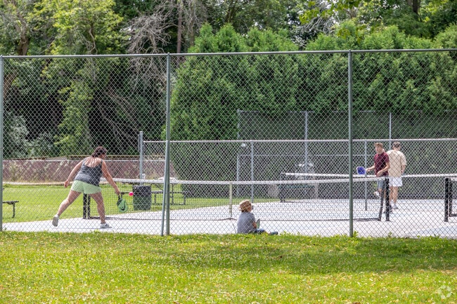 Sinnissippi Park is nearby to Jackson Oaks and offers residents free pickleball courts.