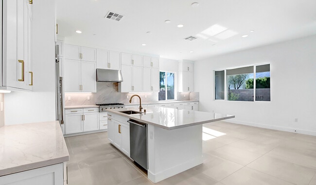 29945 Ruby Way, Cathedral City, CA 92234 - photo 5