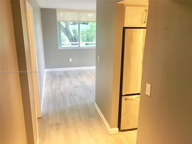 7601 Dickens Ave unit 202, Miami Beach, FL 33141 - photo 7