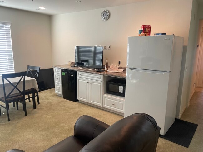 3410 Sequoia Ct, Perris, CA 92570 - photo 4