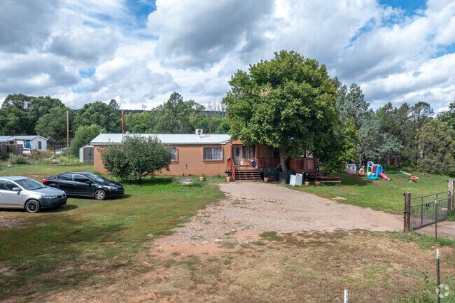 Most homes around La Cueva sit on good-sized lots.